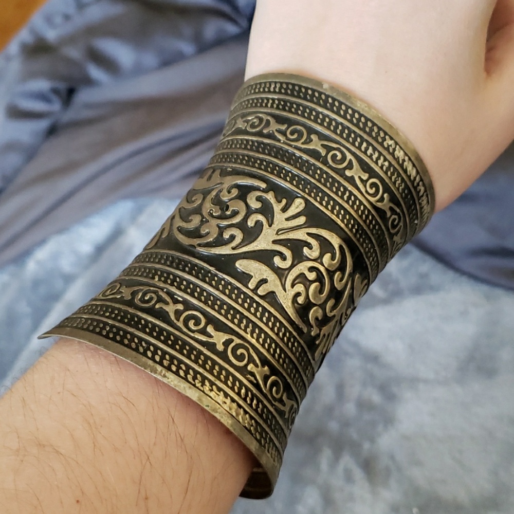 Metal Cuff - Picture 5 of 5